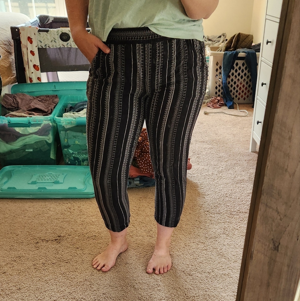 Flowy Capri pants